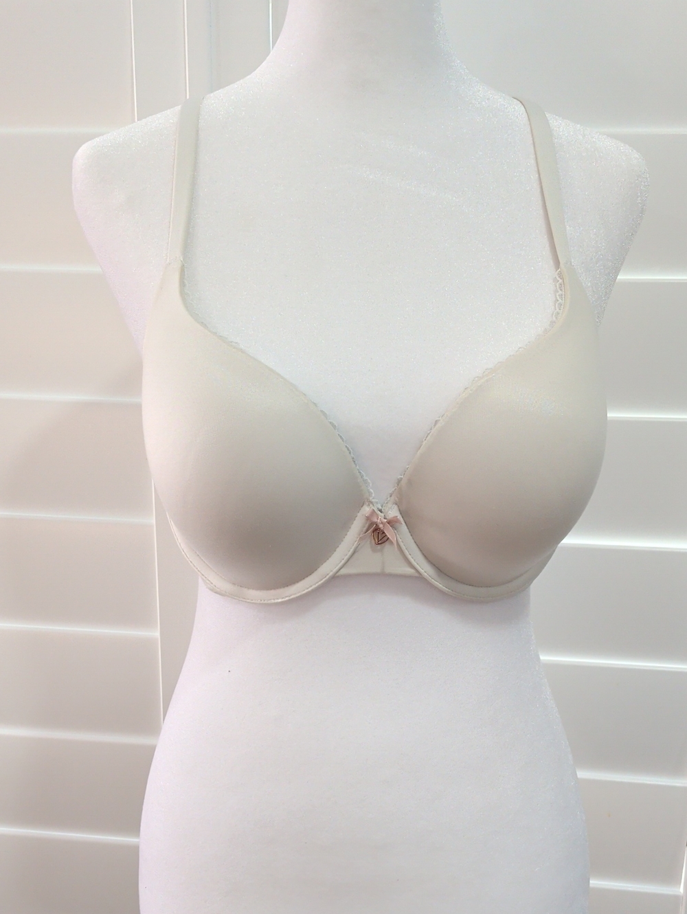 Victoria's Secret White Padded Perfect Shape Bra